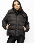 Пуховик з подовженою спинкою чорний