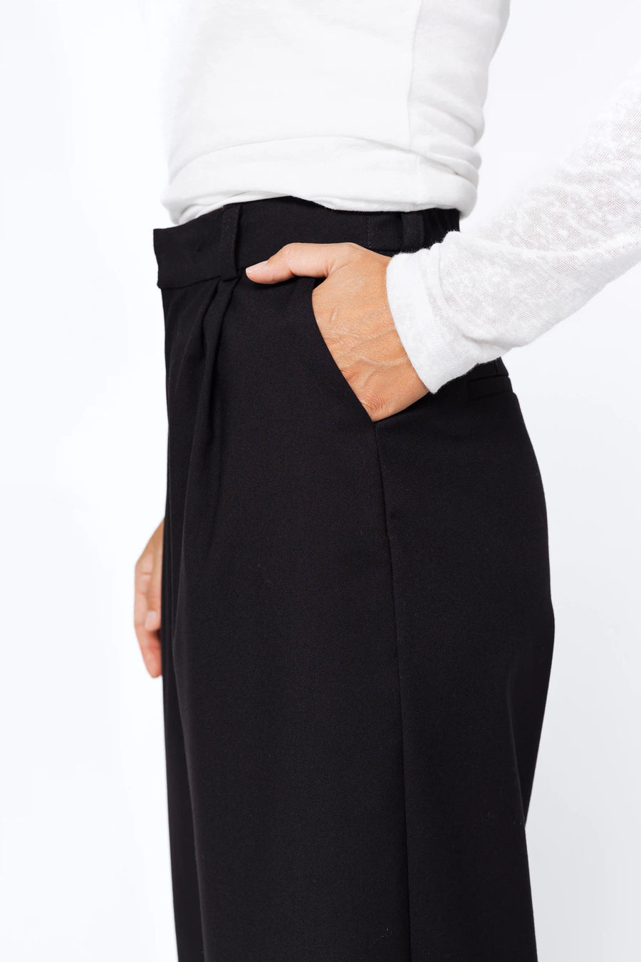 Брюки класичного крою - чорні