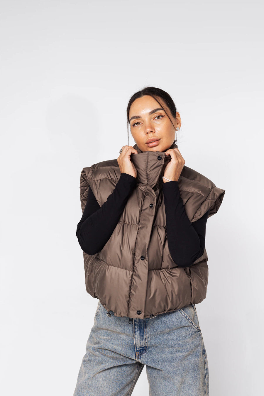 Жилет укорочений на затяжках - Мокко