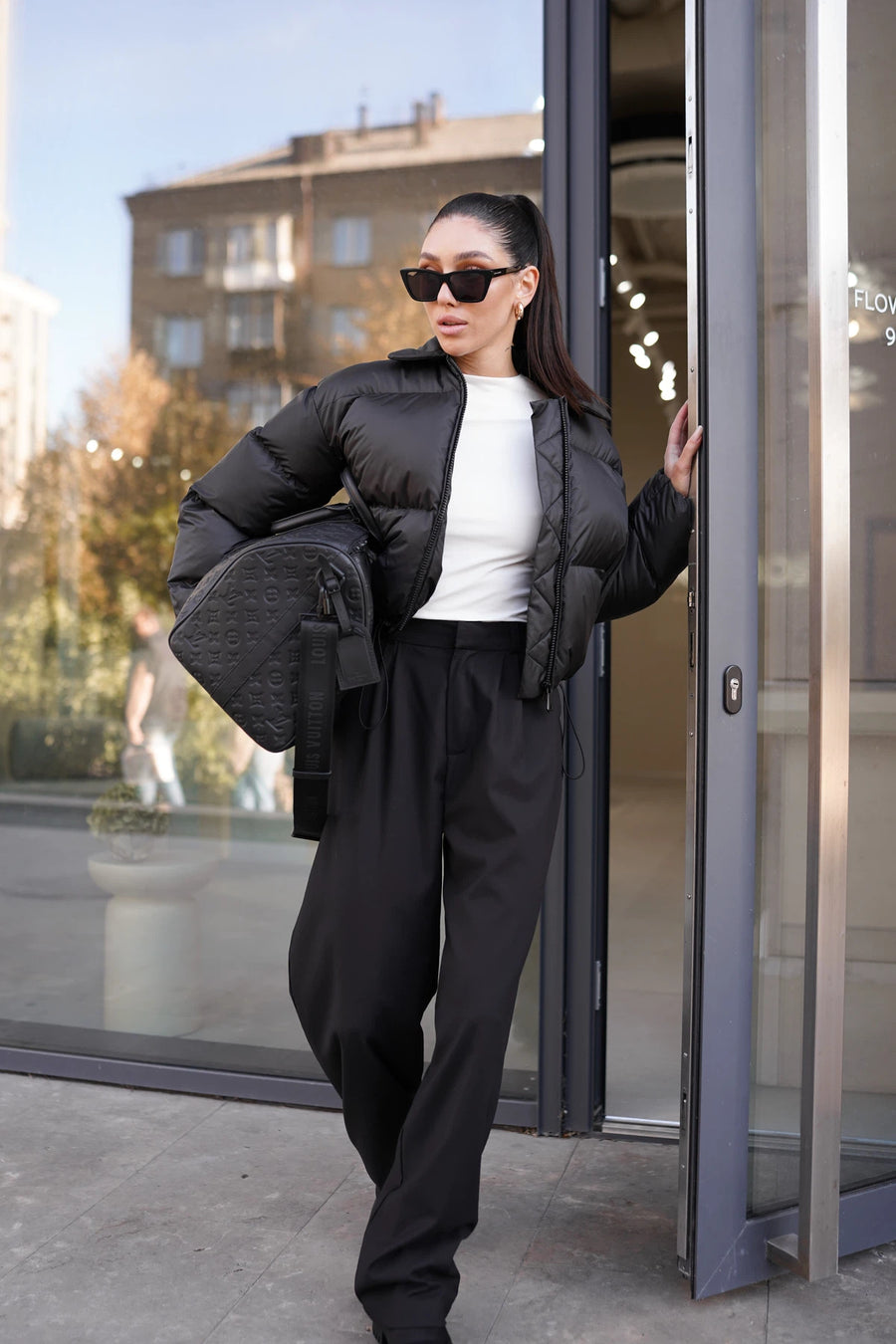 Брюки класичного крою - чорні