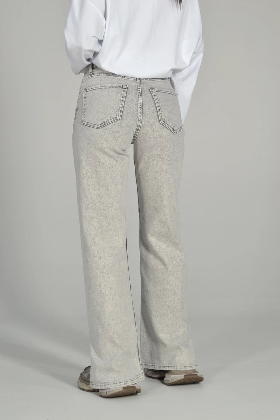 Джинси з розрізами - світло-сірі