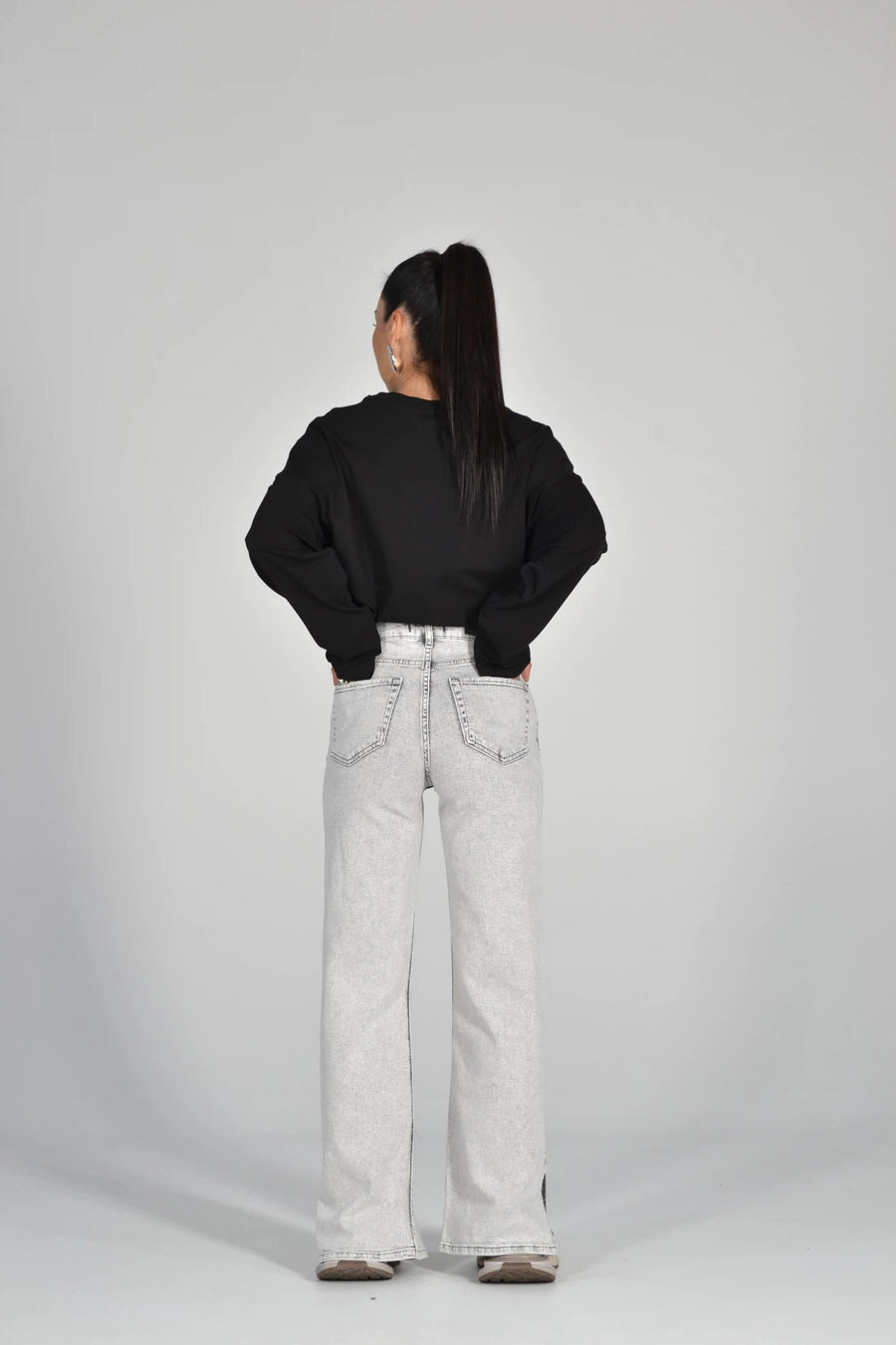 Джинси з розрізами - світло-сірі