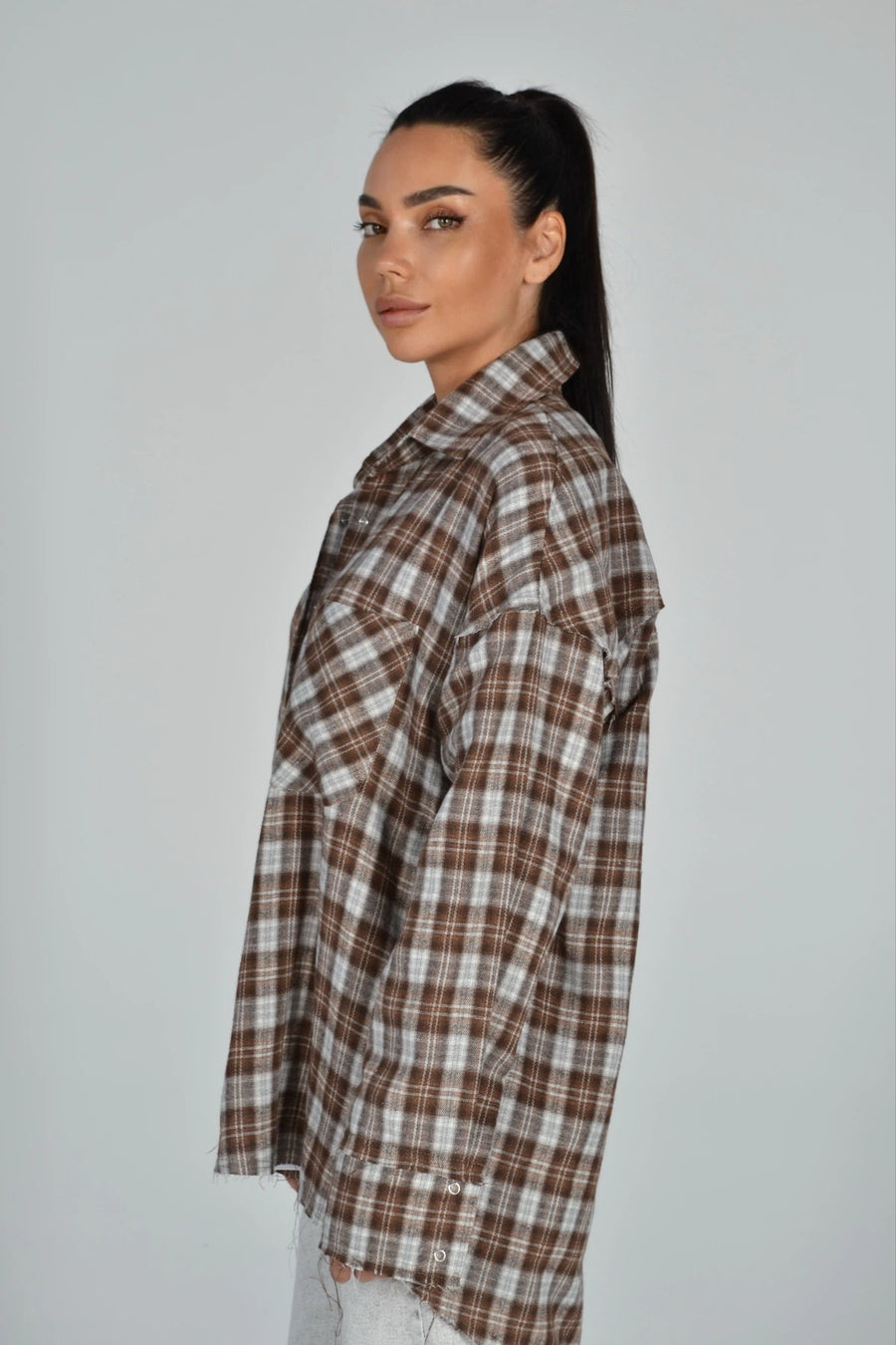 Картата сорочка з бахромою - коричнева