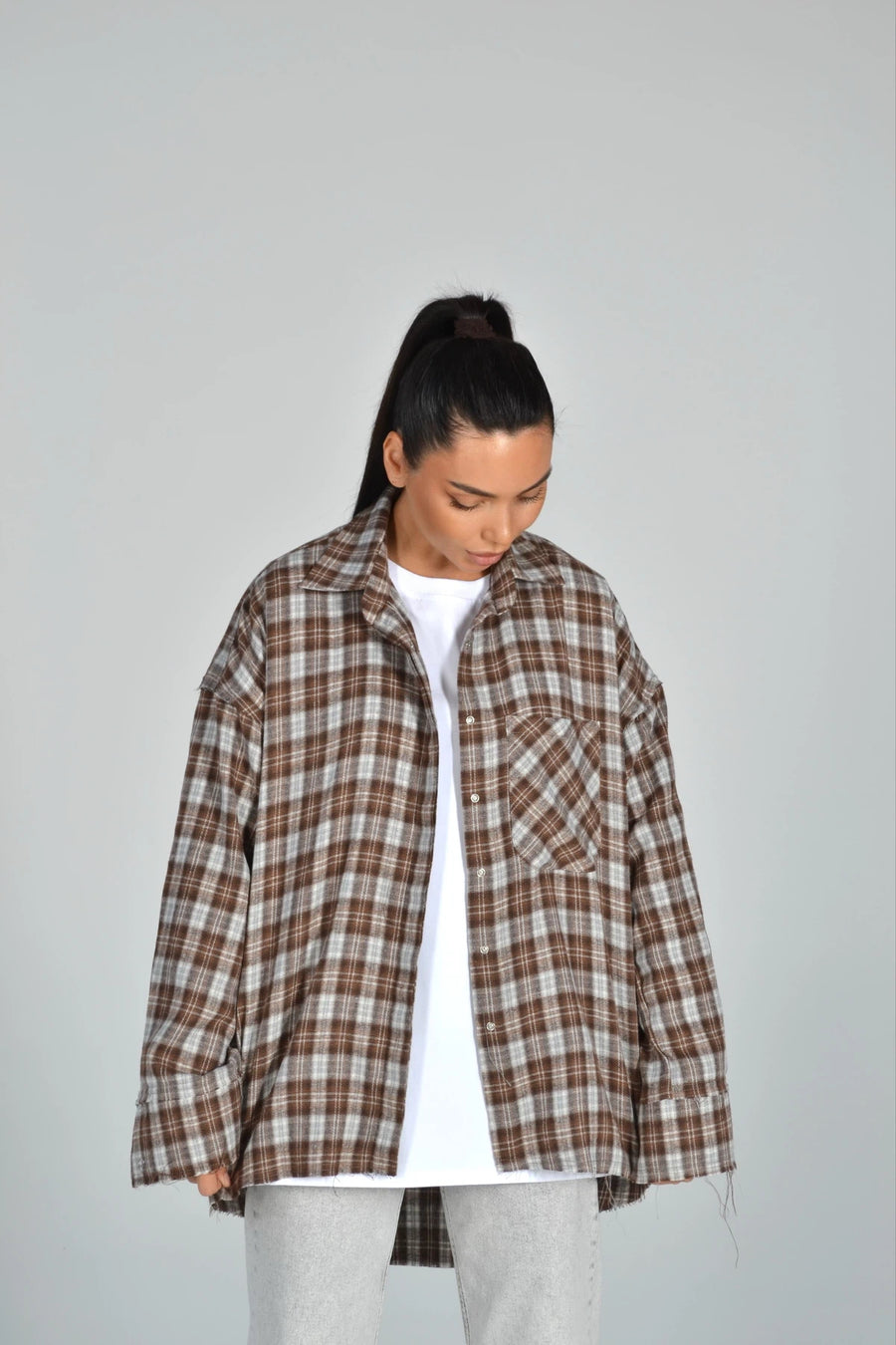 Картата сорочка з бахромою - коричнева