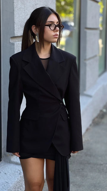 Приталений жакет - чорний