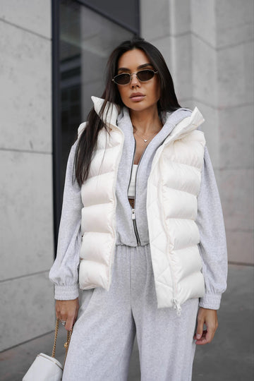 Жилет з подовженою спинкою - молочний